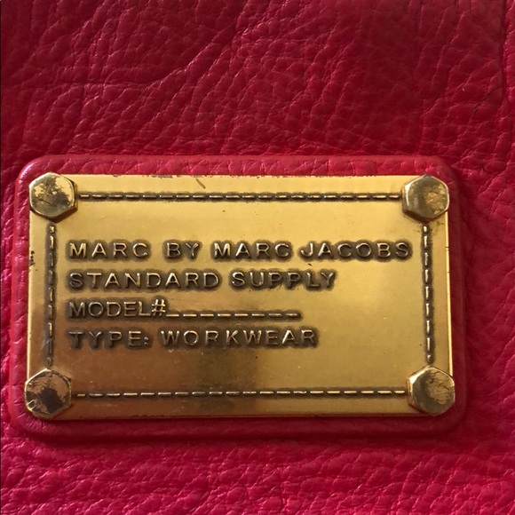 Fuchsia Marc Jacobs Crossbody - Picture 3 of 8